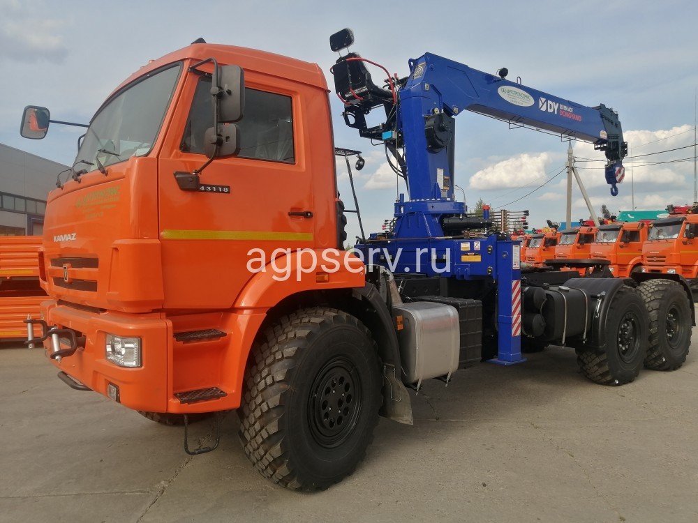 Автомобиль- тягач седельный 438242-02 на шасси КАМАЗ 43118-73094-50 с КМУ DONG YANG SS 1956